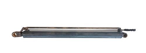 Hydraulik-Zylinder nach Reparatur Kolbenstange defektes Gewinde ersetzt